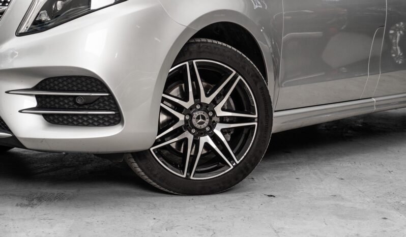 
Mercedes-Benz V300 d 4MATIC full									