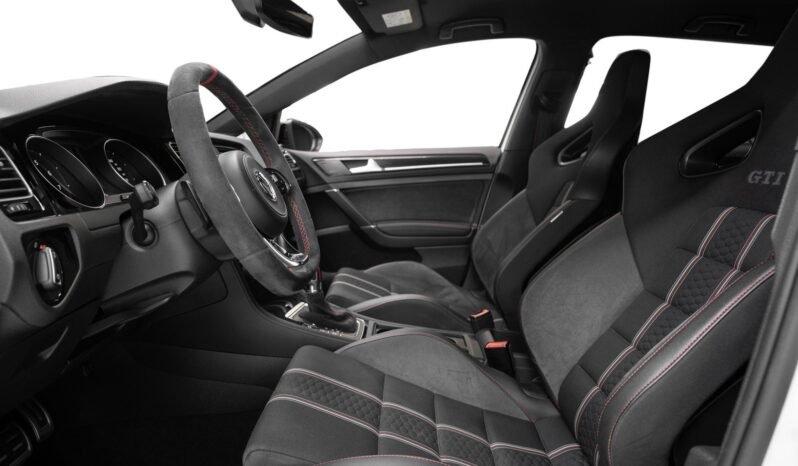 
Volkswagen Golf VII GTI 2.0 TSI Clubsport DSG full									