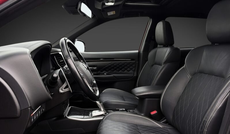 
Mitsubishi Outlander PHEV S-Edition S-AWC full									