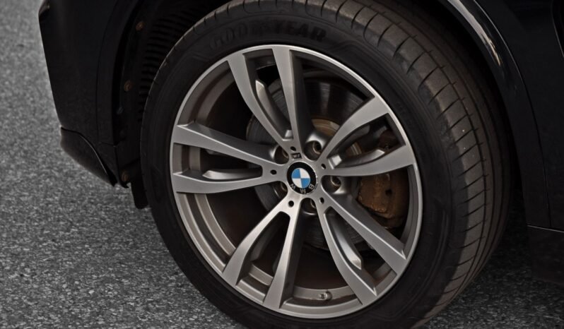 
BMW X5 xDrive40e M Sport full									