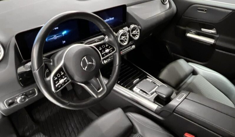 
Mercedes-Benz B180 AMG Line full									