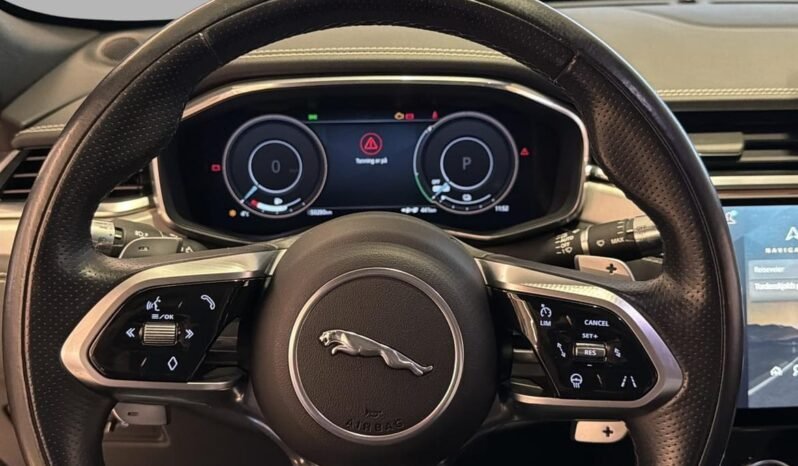 
Jaguar F-PACE P400e SE R-Dynamic Black AWD full									