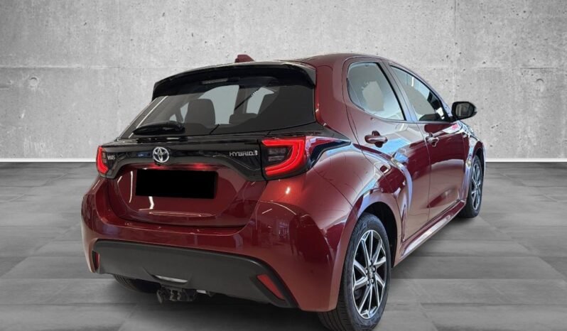 
Toyota Yaris Hybrid Active Tech full									