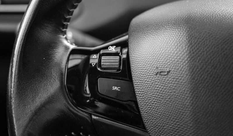 
Peugeot 308 full									