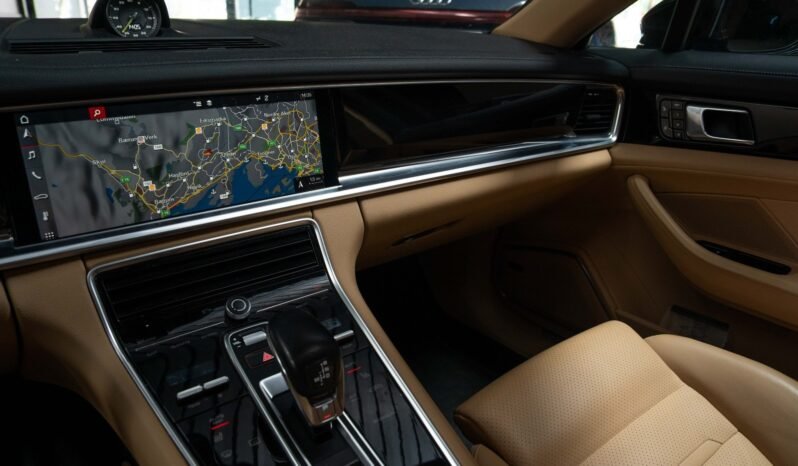 
Porsche Panamera 4 E-Hybrid full									