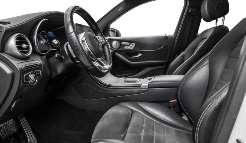 
Mercedes-Benz GLC 300 e 4MATIC AMG full									