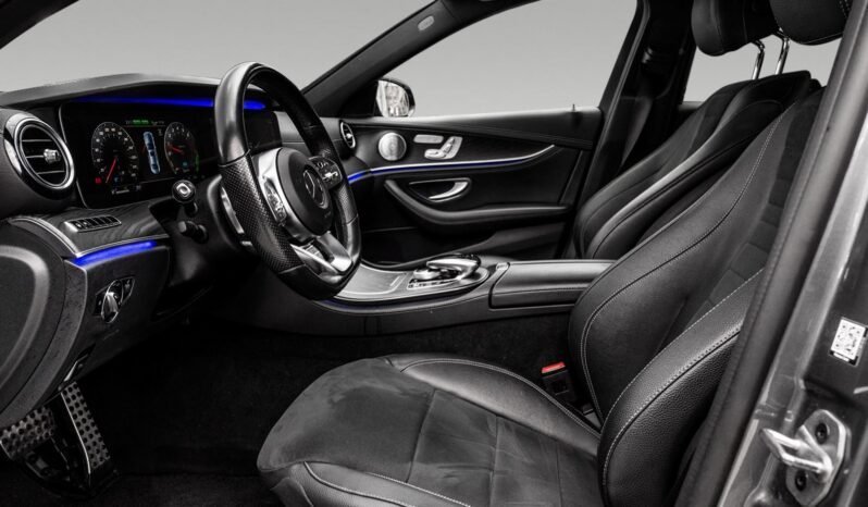 
Mercedes-Benz E300 e AMG Line full									
