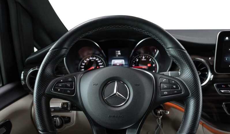 
Mercedes-Benz Classe V 300 d 4MATIC AMG Line full									