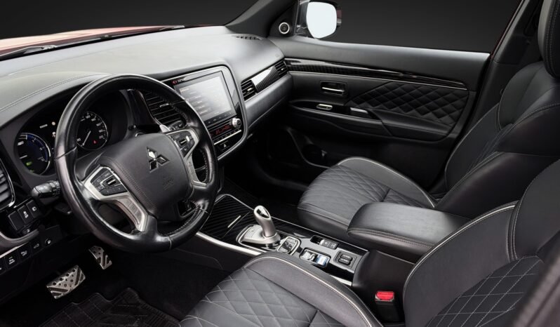 
Mitsubishi Outlander PHEV S-Edition S-AWC full									