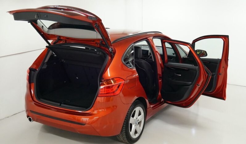 
BMW 225xe Sport Line full									