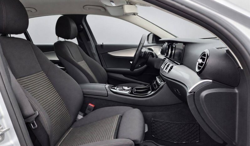 
Mercedes-Benz E200 full									
