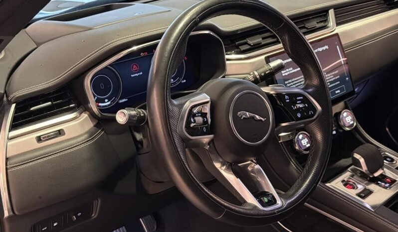 
Jaguar F-PACE P400e SE R-Dynamic Black AWD full									