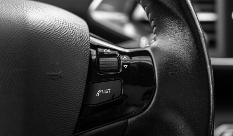 
Peugeot 308 full									