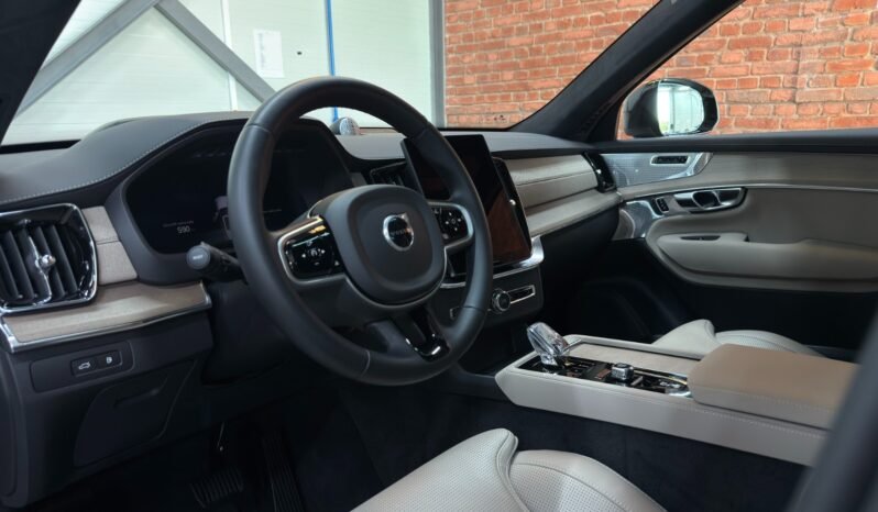 
Volvo XC90 T8 Ultra Dark Luxury full									