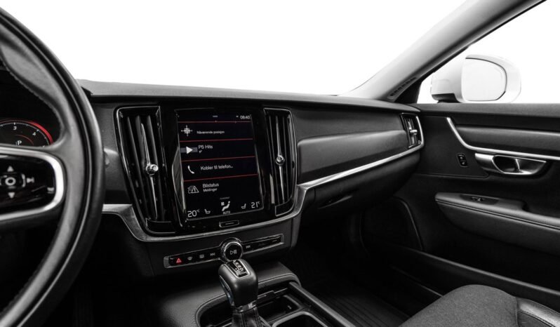 
Volvo V90 Cross Country D4 AWD full									