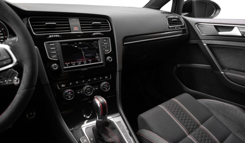 
Volkswagen Golf VII GTI 2.0 TSI Clubsport DSG full									
