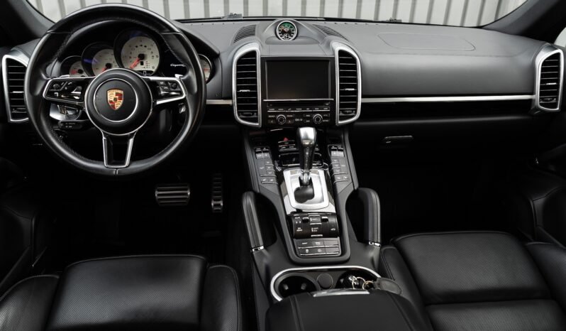 
Porsche Cayenne S 4.2 V8 Diesel 385 ch SportDesign full									