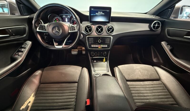 
Mercedes-Benz CLA 180 AMG full									