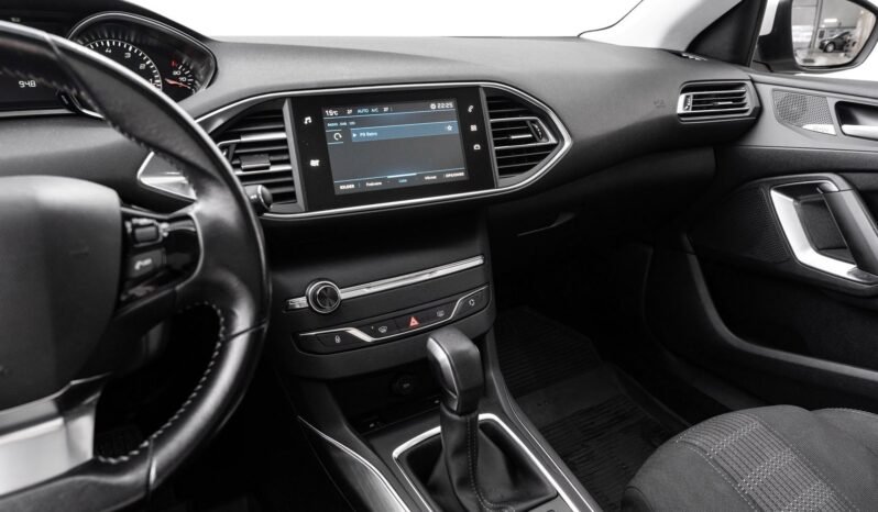 
Peugeot 308 full									