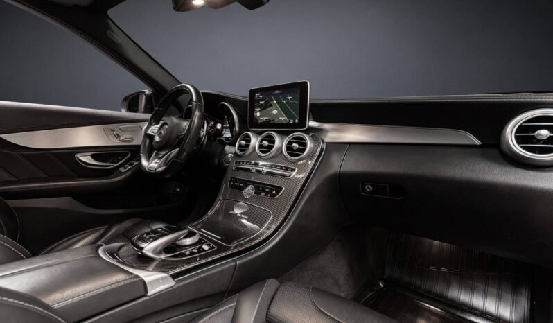 
Mercedes-Benz C63 AMG full									