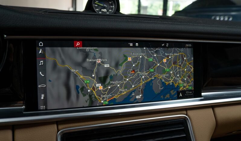 
Porsche Panamera 4 E-Hybrid full									
