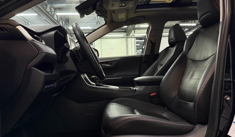 
Toyota RAV4 Executive Hybrid full									