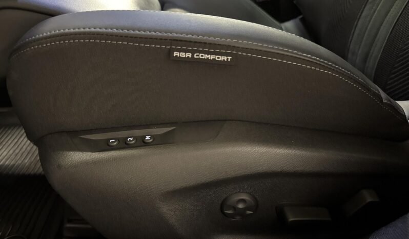 
Peugeot 308 SW Plug-In Hybrid 224 ch full									