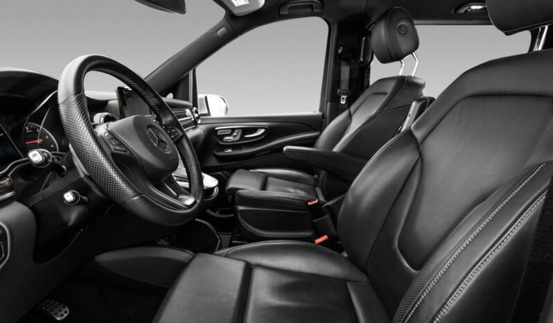 
Mercedes-Benz V300 d 4MATIC full									