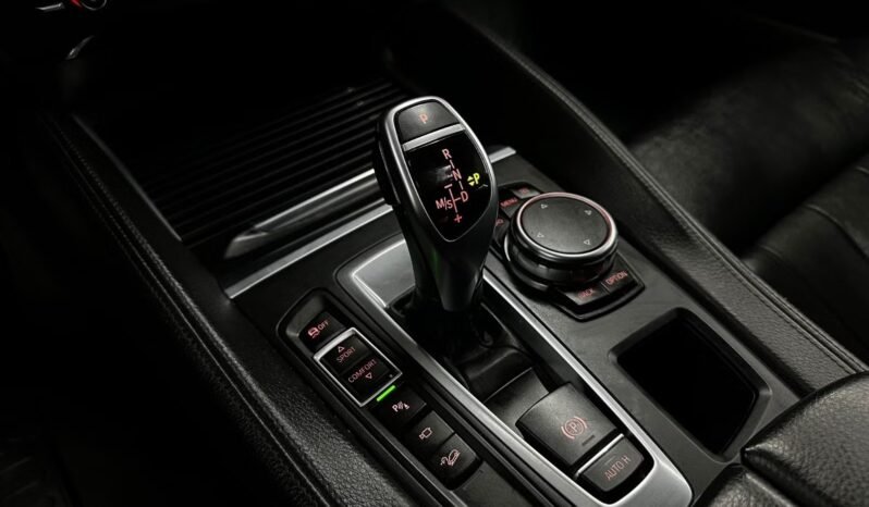 
BMW X6 xDrive30d M Sport full									