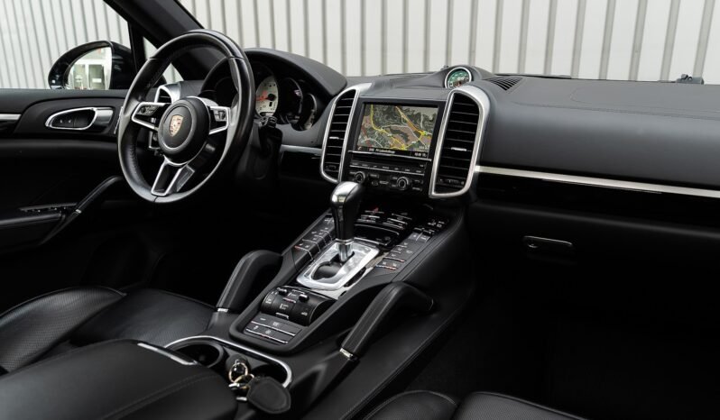 
Porsche Cayenne S 4.2 V8 Diesel 385 ch SportDesign full									