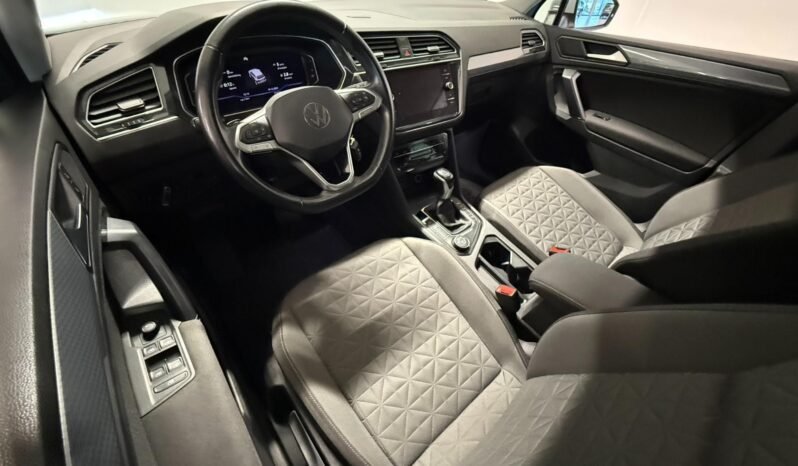 
Volkswagen Tiguan Life 2.0 TDI 4MOTION DSG full									