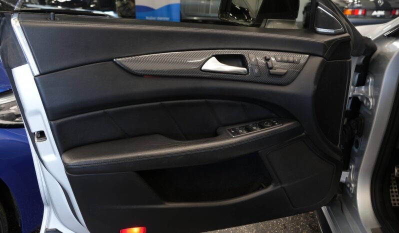 
Mercedes-Benz CLS 63 AMG V8 full									
