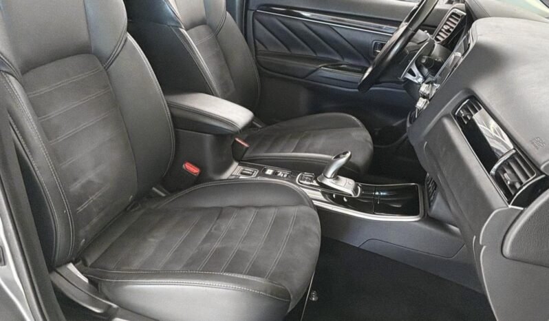 
Mitsubishi Outlander PHEV full									