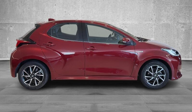 
Toyota Yaris Hybrid Active Tech full									