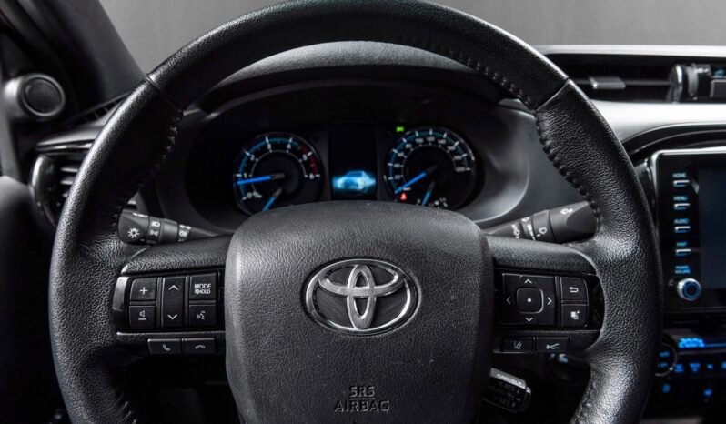 
Toyota Hilux 2.8 D-4D Arctic Trucks full									