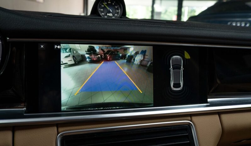 
Porsche Panamera 4 E-Hybrid full									