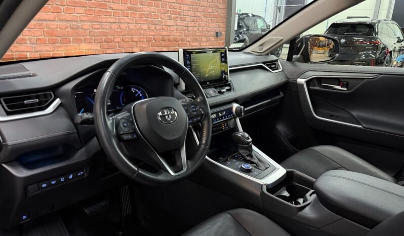 
Toyota RAV4 Executive Hybrid full									
