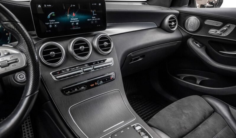 
Mercedes-Benz GLC 300 e 4MATIC AMG full									