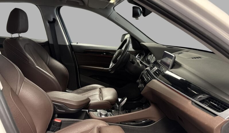 
BMW X1 xDrive20d Sport Line full									