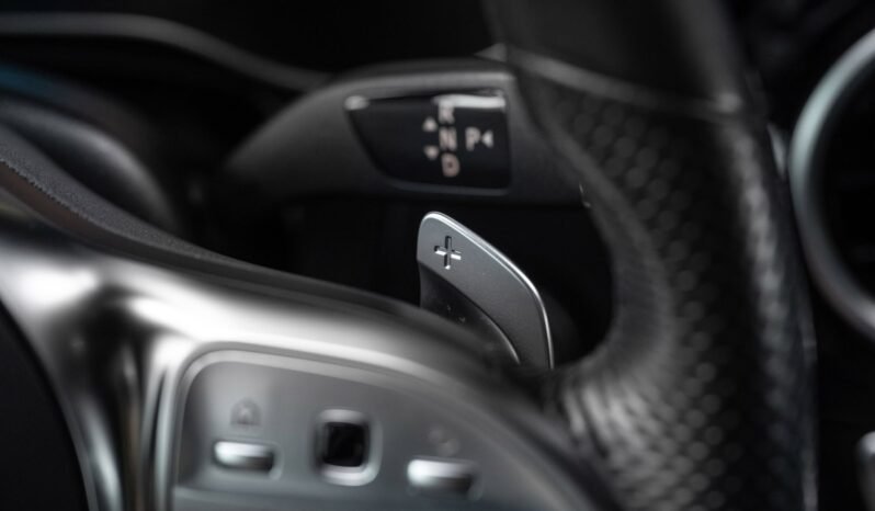
Mercedes-Benz GLC 300 e 4MATIC AMG Line full									