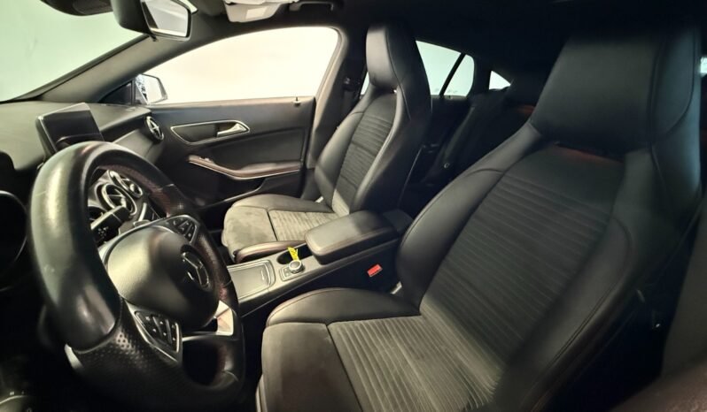 
Mercedes-Benz CLA 180 AMG full									