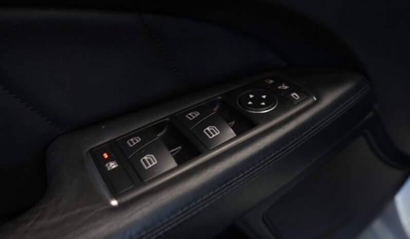 
Mercedes-Benz CLS 63 AMG V8 full									