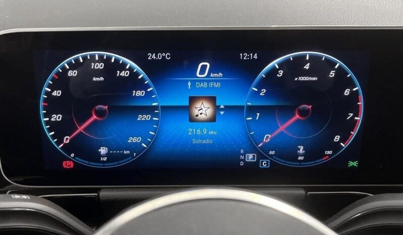 
Mercedes-Benz B180 AMG Line full									