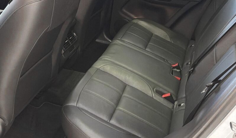 
Land Rover Range Rover Evoque P300e AWD R-Dynamic full									