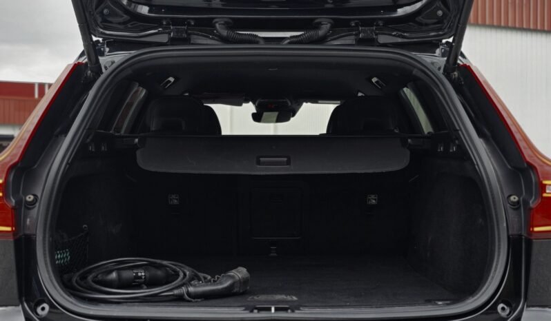 
Volvo V60 340 ch AWD R-Design full									