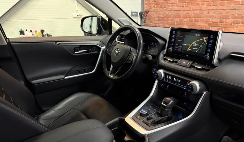 
Toyota RAV4 Executive Hybrid full									