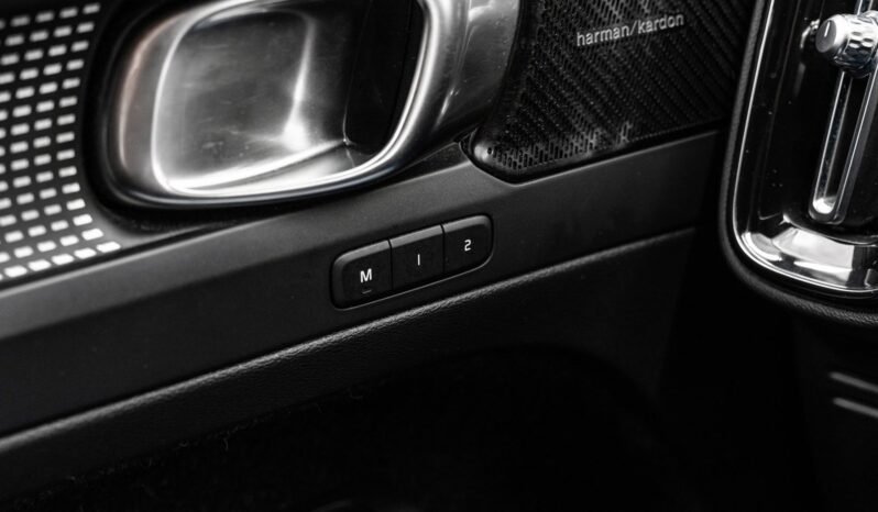 
Volvo XC40 T5 Recharge R-Design full									
