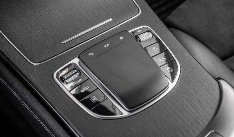 
Mercedes-Benz GLC 300 e 4MATIC AMG full									