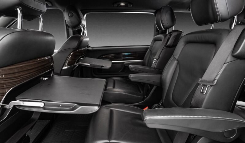 
Mercedes-Benz V300 d 4MATIC full									