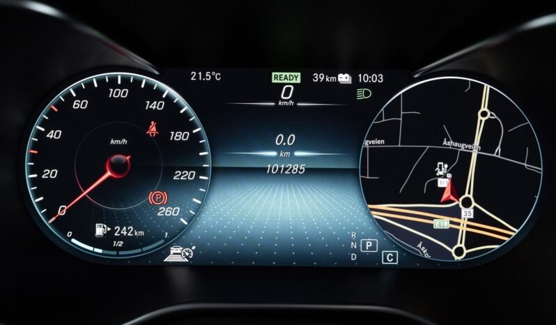
Mercedes-Benz GLC 300 e 4MATIC AMG Line full									